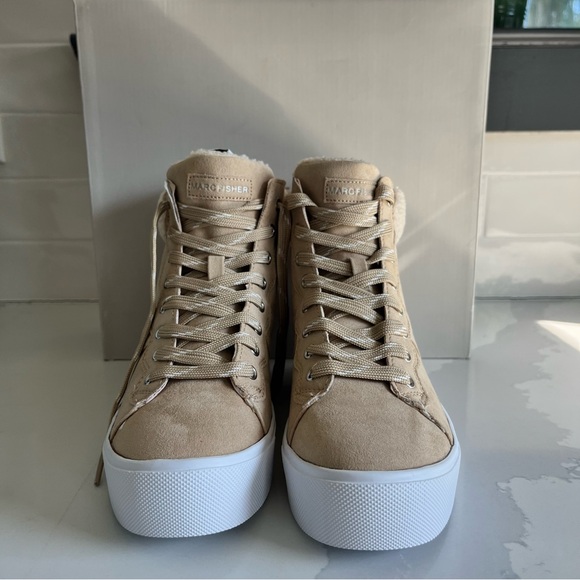 Marc Fisher Dapyr Women’s 8.5 Natural Tan Faux Suede Shearling Hi Top Sneaker - Picture 4 of 13